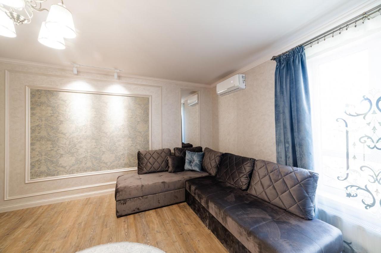 Lux Apartment On Duhnovicha Street .Free Parking. Ужгород Екстериор снимка